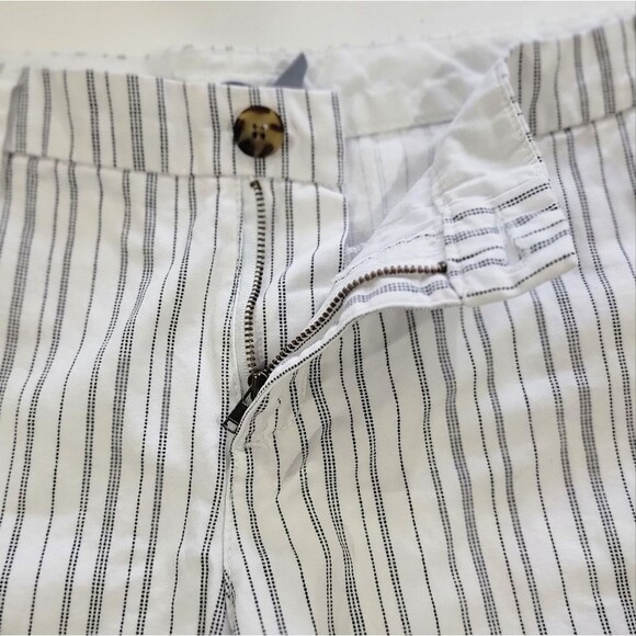 Old Navy size 6 white black stripped shorts - Picture 6 of 7